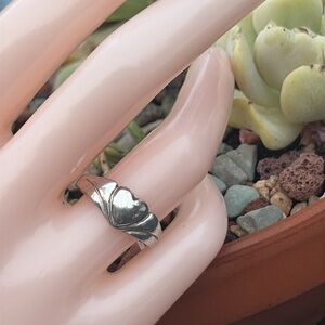 Sterling Silver 925 Ring Solitaire Heart Design Size 7.75 GUC